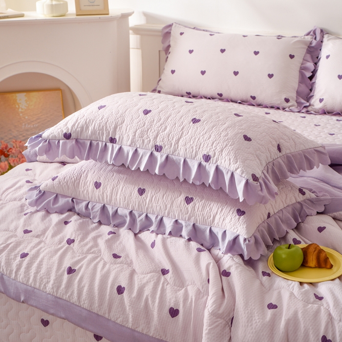 91家纺网 家纺一手货源 找家纺 美莱家纺 2024新款软糯泡泡棉蕾丝床盖床盖四件套单品系列-床盖夏被四件套 紫爱心