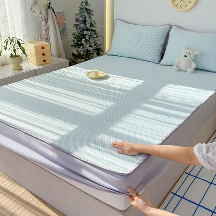 91家纺网 家纺一手货源 找家纺 （总）默忆 2025新款冰豆豆凉豆豆床笠凉席冰丝席子三件套