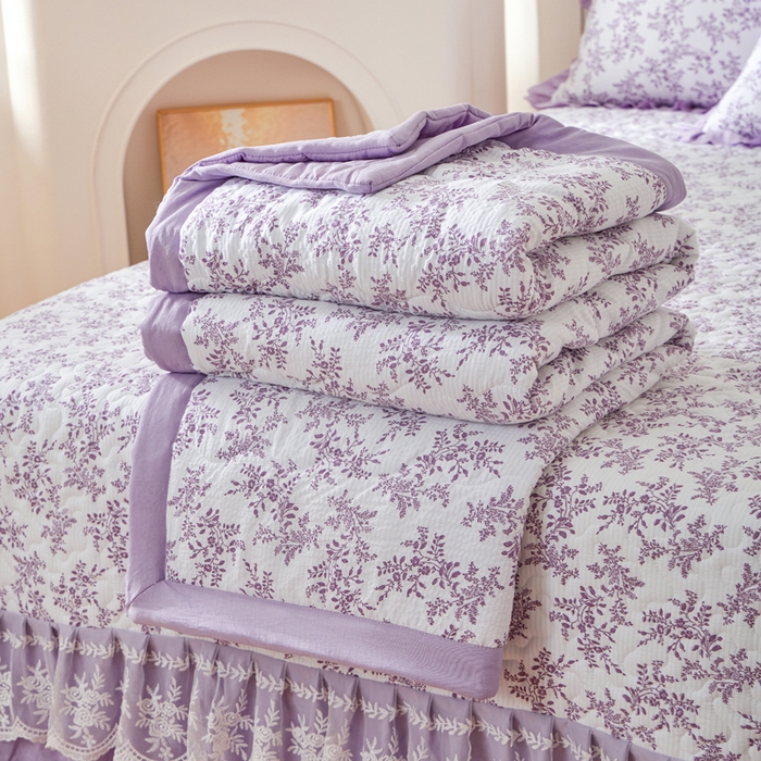 91家纺网 家纺一手货源 找家纺 美莱家纺 2024新款软糯泡泡棉蕾丝床盖床盖四件套单品系列-床盖夏被四件套 紫苏