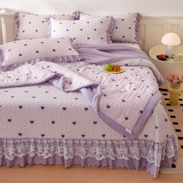 91家纺网 家纺一手货源 找家纺 美莱家纺 2024新款软糯泡泡棉蕾丝床盖床盖四件套单品系列-床盖夏被四件套 紫爱心