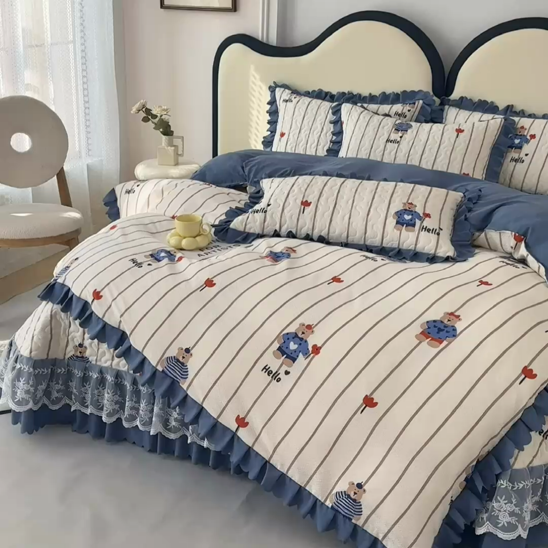 91家纺网 家纺一手货源 找家纺 美莱家纺 2024爆款蕾丝床盖三件套四件套【被套款】 小熊公仔