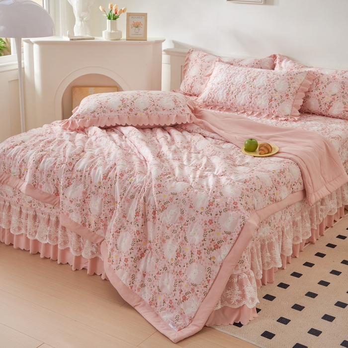 91家纺网 家纺一手货源 找家纺 美莱家纺 2024新款软糯泡泡棉蕾丝床盖床盖四件套单品系列-床盖夏被四件套 小桃兔兔
