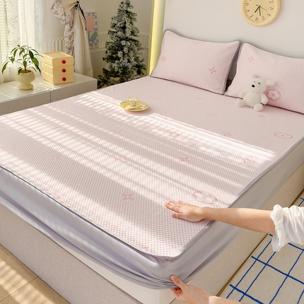 91家纺网 家纺一手货源 找家纺 （总）默忆 2025新款冰豆豆凉豆豆床笠凉席冰丝席子三件套