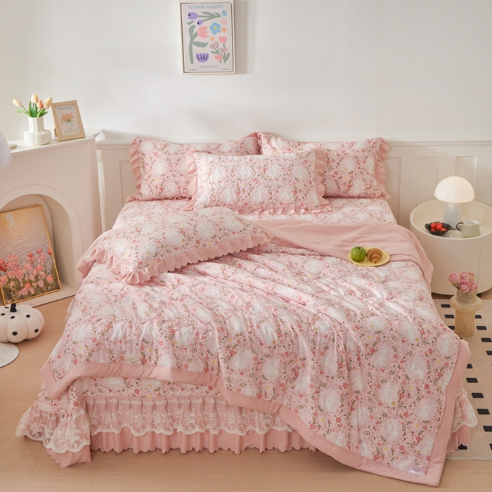 91家纺网 家纺一手货源 找家纺 美莱家纺 2024新款软糯泡泡棉蕾丝床盖床盖四件套单品系列-床盖夏被四件套 小桃兔兔