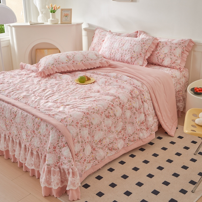 91家纺网 家纺一手货源 找家纺 美莱家纺 2024新款软糯泡泡棉蕾丝床盖床盖四件套单品系列-床盖夏被四件套 小桃兔兔