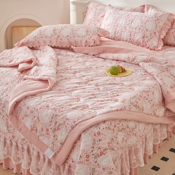 91家纺网 家纺一手货源 找家纺 美莱家纺 2024新款软糯泡泡棉蕾丝床盖床盖四件套单品系列-床盖夏被四件套 小桃兔兔