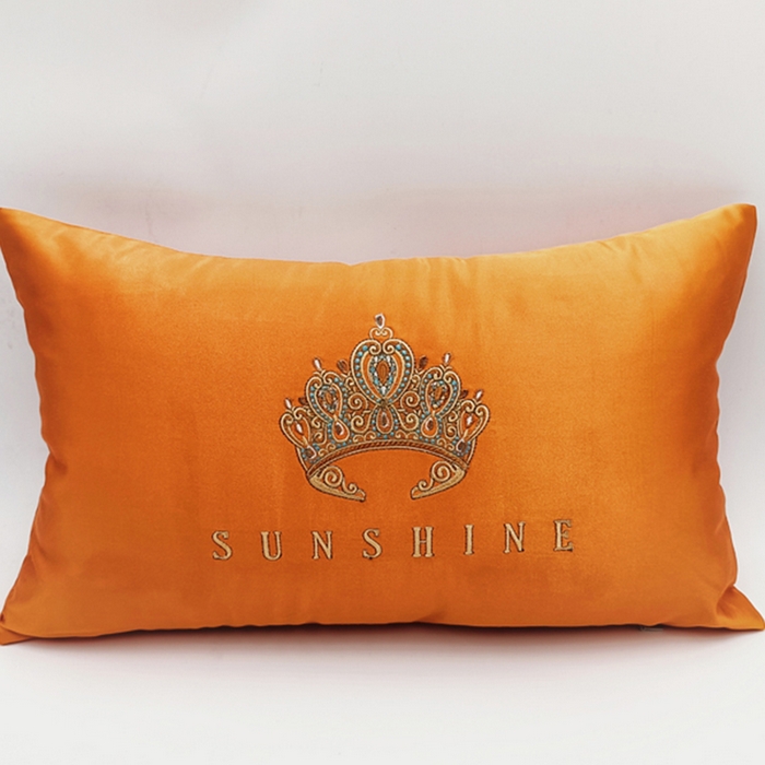 91家纺网 家纺一手货源 找家纺 澜屿 2024新款禅丝高精密刺绣小抱枕头枕芯腰靠枕 爱洛皇冠-亮橙