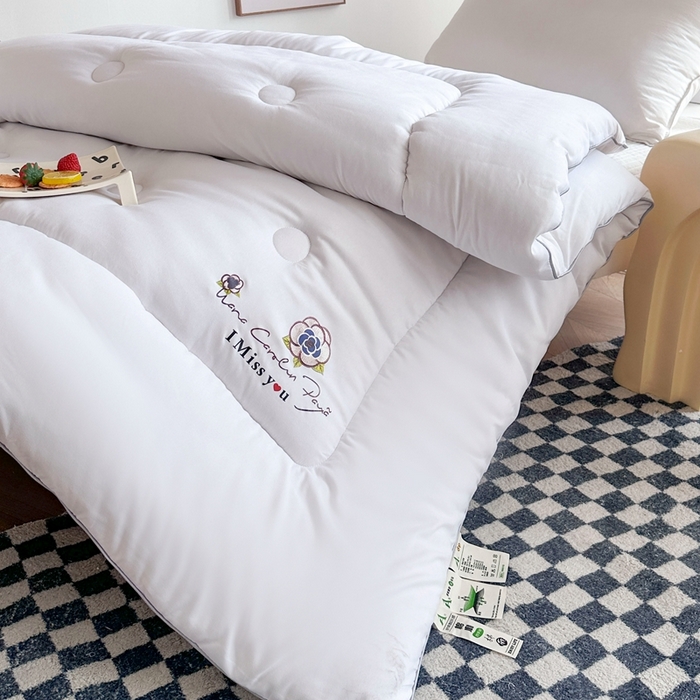 91家纺网 家纺一手货源 找家纺 招财狼家纺  2024新款水洗磨毛学生大豆被夏被春秋被多被芯被子 山茶花 白色