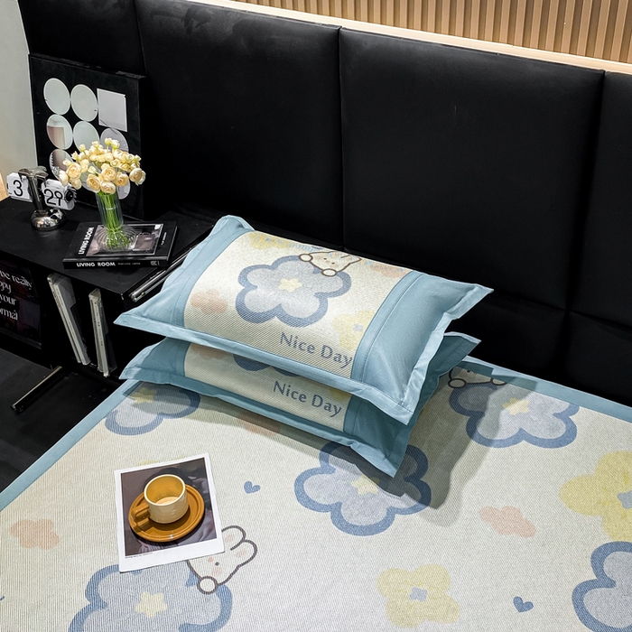 91家纺网 家纺一手货源 找家纺 宜家坊 2024新款A类抗菌数码印花冰藤凉席 床席款-蓝翎花