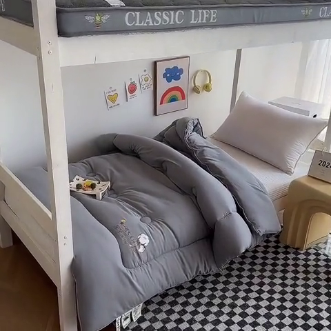 91家纺网 家纺一手货源 找家纺 招财狼家纺  2024新款水洗磨毛学生大豆被夏被春秋被多被芯被子 大豆被 灰色