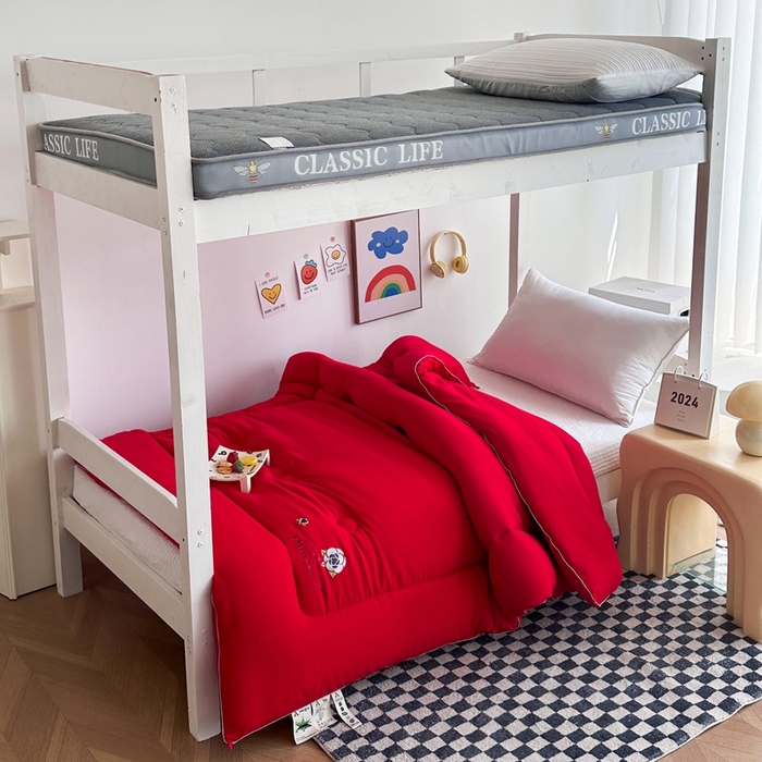 91家纺网 家纺一手货源 找家纺 招财狼家纺  2024新款水洗磨毛学生大豆被夏被春秋被多被芯被子 山茶花 大红