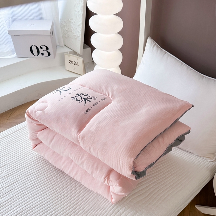 91家纺网 家纺一手货源 找家纺 招财狼家纺  2024新款水洗磨毛学生大豆被夏被春秋被多被芯被子 无染 粉+灰