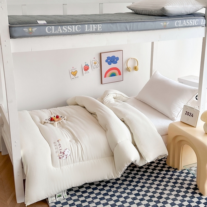 91家纺网 家纺一手货源 找家纺 招财狼家纺  2024新款水洗磨毛学生大豆被夏被春秋被多被芯被子 大豆被 米黄