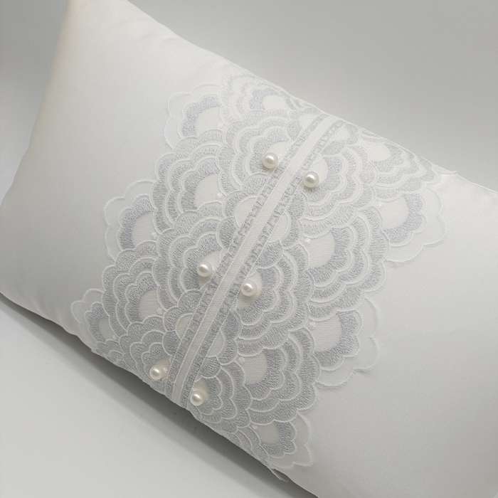 91家纺网 家纺一手货源 找家纺 澜屿 新款珍珠蕾丝小抱枕 白