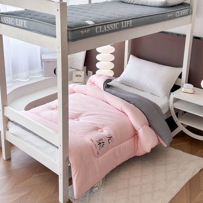 91家纺网 家纺一手货源 找家纺 招财狼家纺  2024新款水洗磨毛学生大豆被夏被春秋被多被芯被子 无染 粉+灰