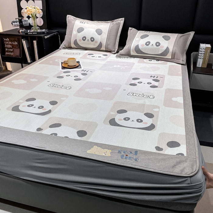 91家纺网 家纺一手货源 找家纺 宜家坊 2024新款A类抗菌数码印花冰藤凉席 床笠款-熊猫格格