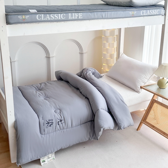 91家纺网 家纺一手货源 找家纺 招财狼家纺  2024新款水洗磨毛学生大豆被夏被春秋被多被芯被子 无染 灰色