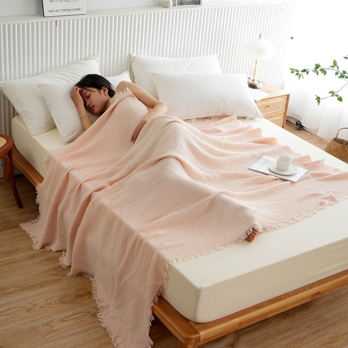 91家纺网 家纺一手货源 找家纺 凌云家纺 2025新款四层皱皱纱流苏毯盖毯浴巾 粉语130x170cm