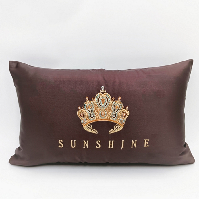 91家纺网 家纺一手货源 找家纺 澜屿 2024新款禅丝高精密刺绣小抱枕头枕芯腰靠枕 爱洛皇冠-咖啡