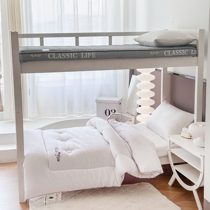 91家纺网 家纺一手货源 找家纺 招财狼家纺  2024新款水洗磨毛学生大豆被夏被春秋被多被芯被子 小爱心 白色