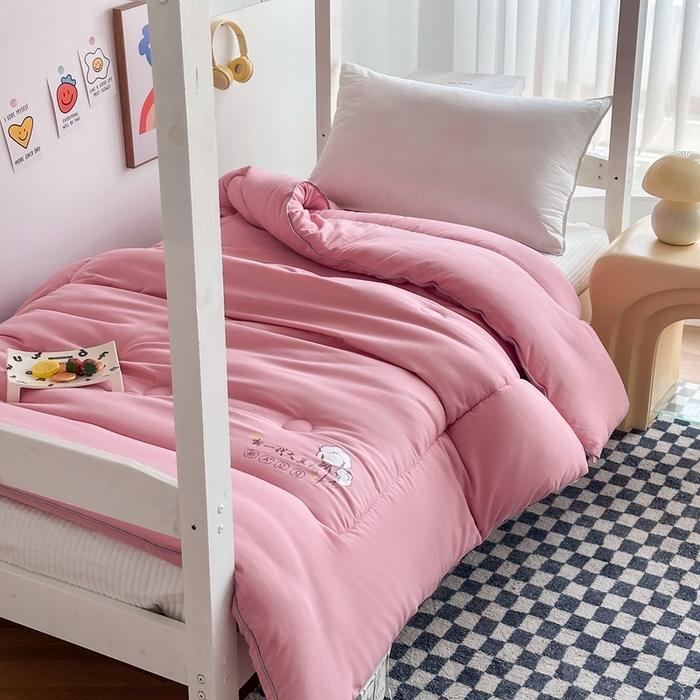 91家纺网 家纺一手货源 找家纺 招财狼家纺  2024新款水洗磨毛学生大豆被夏被春秋被多被芯被子 大豆被 粉色