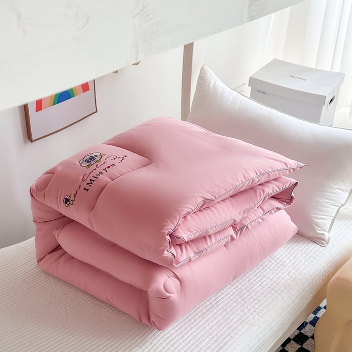 91家纺网 家纺一手货源 找家纺 招财狼家纺  2024新款水洗磨毛学生大豆被夏被春秋被多被芯被子 山茶花 粉色