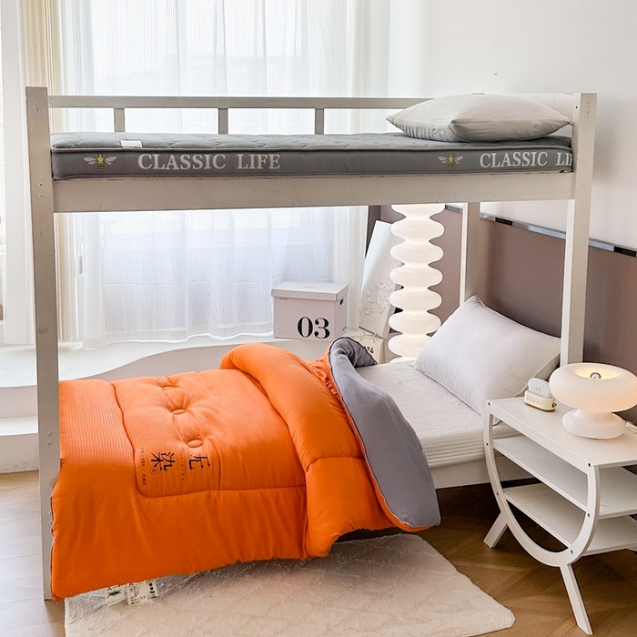 91家纺网 家纺一手货源 找家纺 招财狼家纺  2024新款水洗磨毛学生大豆被夏被春秋被多被芯被子 无染 橘+灰