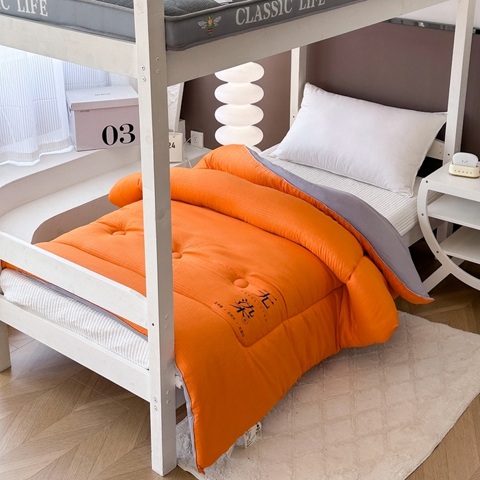 91家纺网 家纺一手货源 找家纺 招财狼家纺  2024新款水洗磨毛学生大豆被夏被春秋被多被芯被子 无染 橘+灰