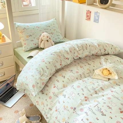 91家纺网 家纺一手货源 找家纺 芷凡家纺 2024新款云朵棉印花学生三件套四件套 缤纷兔