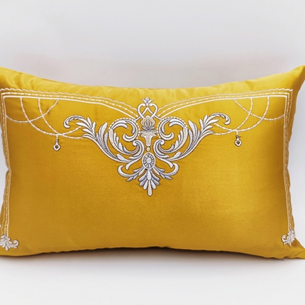 91家纺网 家纺一手货源 找家纺 澜屿 2024新款禅丝高精密刺绣小抱枕头枕芯腰靠枕 欧式-暖黄