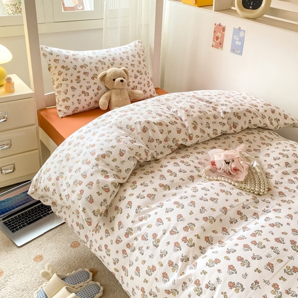 91家纺网 家纺一手货源 找家纺 芷凡家纺 2024新款云朵棉印花学生三件套四件套 花漫晨