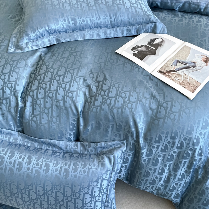 91家纺网 家纺一手货源 找家纺 宅家居 2024新款轻奢高精密贡缎提花臻品真丝四件套 迪奥-蓝色