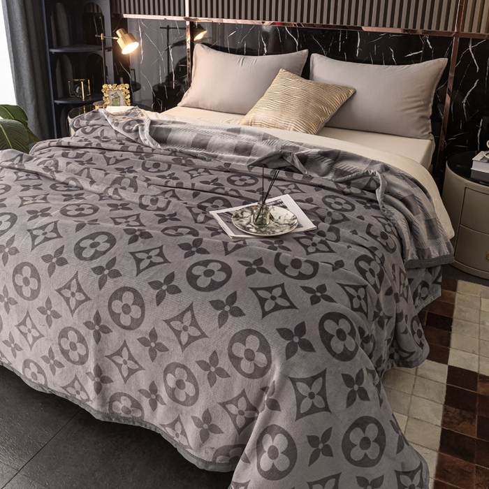 91家纺网 家纺一手货源 找家纺 卡奥家纺 2024新款双层AB版云貂绒毛毯法莱绒休闲盖毯沙发毯空调毯子 星洛-灰