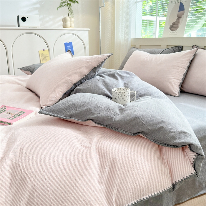 91家纺网 家纺一手货源 找家纺 晚依家纺 2024新款全棉色织水洗棉贝壳边绣三角针工艺四件套--单被套 时光-粉灰