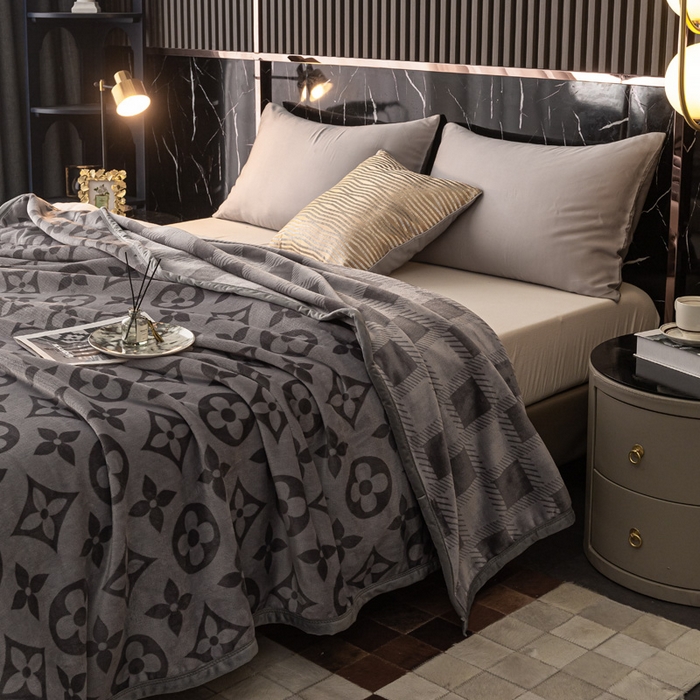 91家纺网 家纺一手货源 找家纺 卡奥家纺 2024新款双层AB版云貂绒毛毯法莱绒休闲盖毯沙发毯空调毯子 星洛-灰