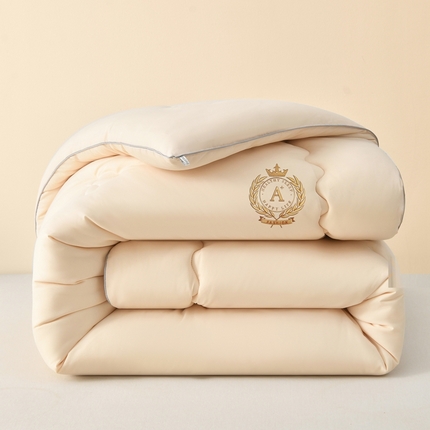 91家纺网 家纺一手货源 找家纺 寝美资家居 2024年新款母婴级大豆纤维双拼被 金驼