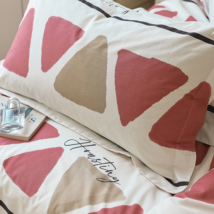 91家纺网 家纺一手货源 找家纺 左右家纺 2024新款全棉生态云棉活性印花四件套 曼塔-红