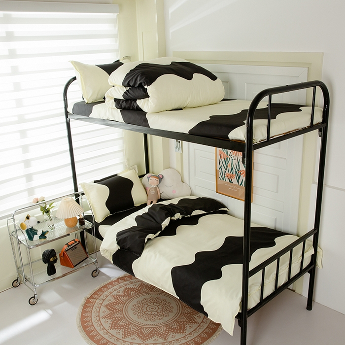 91家纺网 家纺一手货源 找家纺 港岛妹妹 2024新款芦荟棉印花四件套四件套学生床宿舍图 黑白波波