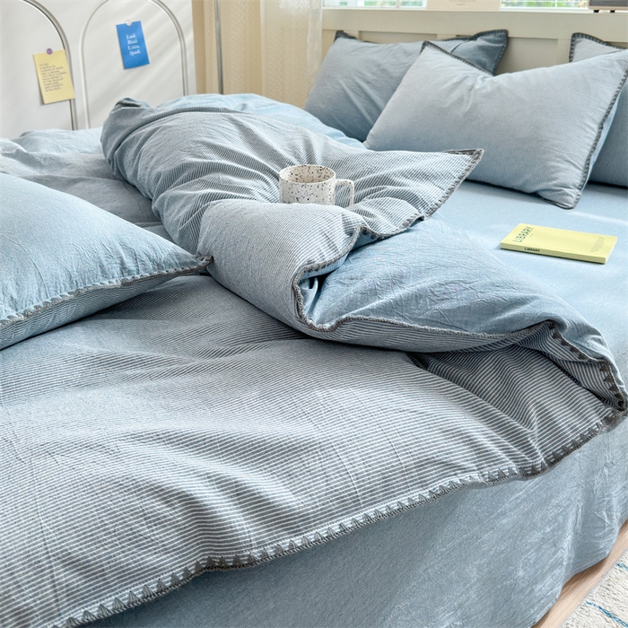 91家纺网 家纺一手货源 找家纺 晚依家纺 2024新款全棉色织水洗棉贝壳边绣三角针工艺四件套--单被套 时光-浅蓝