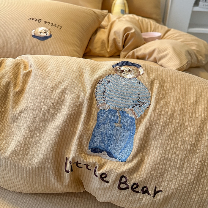 91家纺网 家纺一手货源 找家纺 眠帛家居 2024新款水洗棉提花刺绣四件套-熊先生 熊先生-奶咖