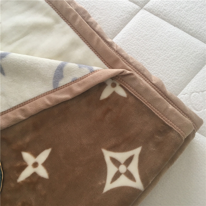 91家纺网 家纺一手货源 找家纺 卡奥家纺 2024新款双层AB版云貂绒毛毯法莱绒休闲盖毯沙发毯空调毯子 多尔瓦