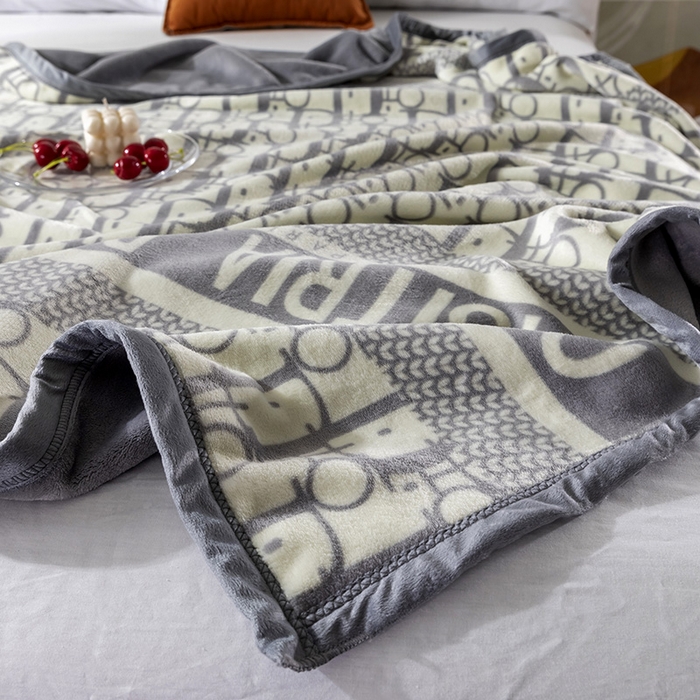 91家纺网 家纺一手货源 找家纺 卡奥家纺 2024新款双层AB版云貂绒毛毯法莱绒休闲盖毯沙发毯空调毯子 迪拉-灰