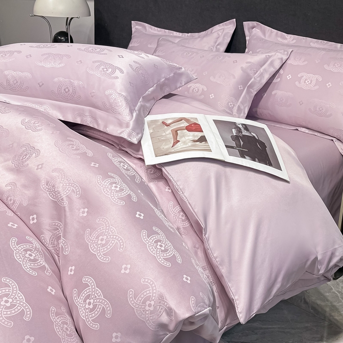 91家纺网 家纺一手货源 找家纺 宅家居 2024新款轻奢高精密贡缎提花臻品真丝四件套 香奈-紫色