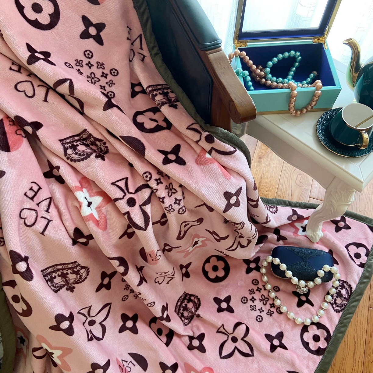 91家纺网 家纺一手货源 找家纺 卡奥家纺 2024新款双层AB版云貂绒毛毯法莱绒休闲盖毯沙发毯空调毯子 罗芙