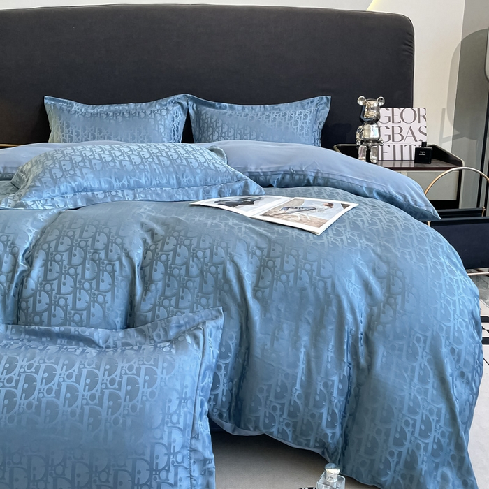 91家纺网 家纺一手货源 找家纺 宅家居 2024新款轻奢高精密贡缎提花臻品真丝四件套 迪奥-蓝色