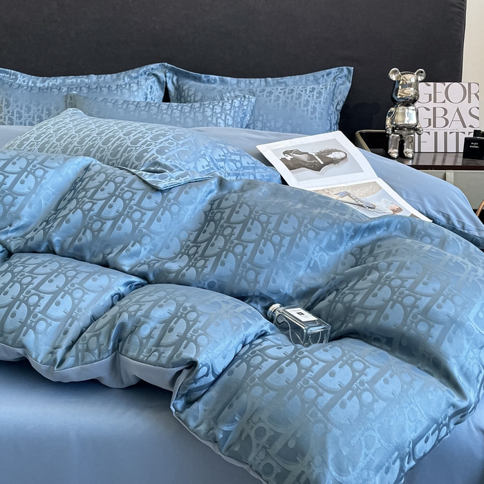 91家纺网 家纺一手货源 找家纺 宅家居 2024新款轻奢高精密贡缎提花臻品真丝四件套 迪奥-蓝色