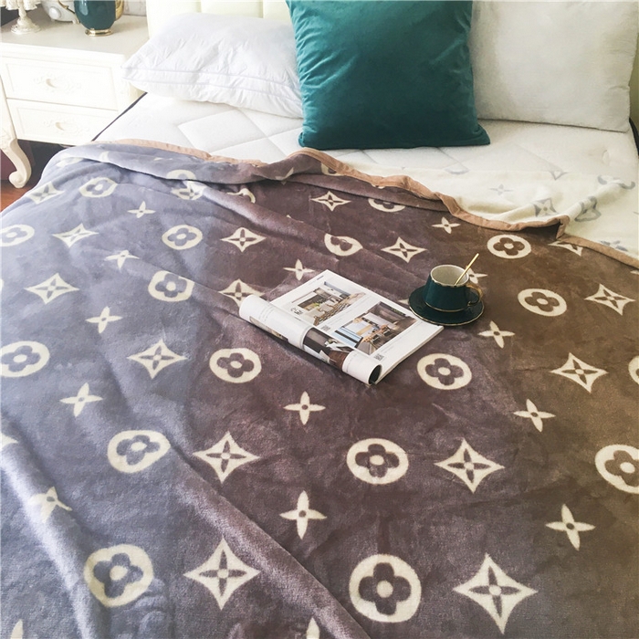 91家纺网 家纺一手货源 找家纺 卡奥家纺 2024新款双层AB版云貂绒毛毯法莱绒休闲盖毯沙发毯空调毯子 多尔瓦