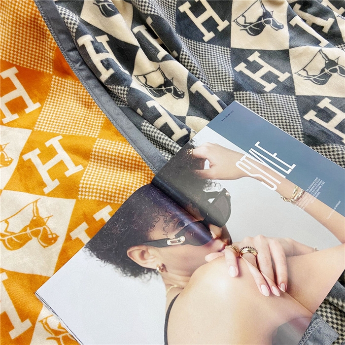 91家纺网 家纺一手货源 找家纺 卡奥家纺 2024新款双层AB版云貂绒毛毯法莱绒休闲盖毯沙发毯空调毯子 罗威