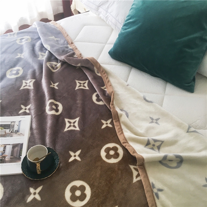 91家纺网 家纺一手货源 找家纺 卡奥家纺 2024新款双层AB版云貂绒毛毯法莱绒休闲盖毯沙发毯空调毯子 多尔瓦