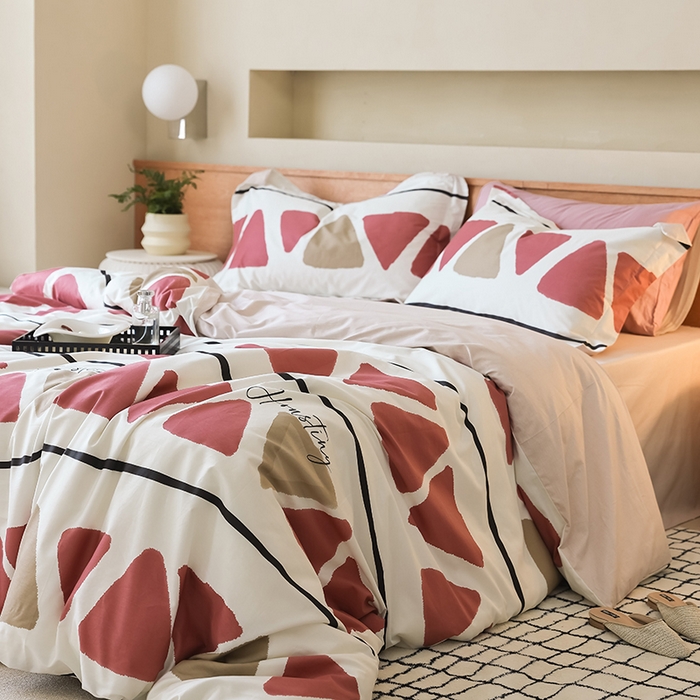 91家纺网 家纺一手货源 找家纺 左右家纺 2024新款全棉生态云棉活性印花四件套 曼塔-红